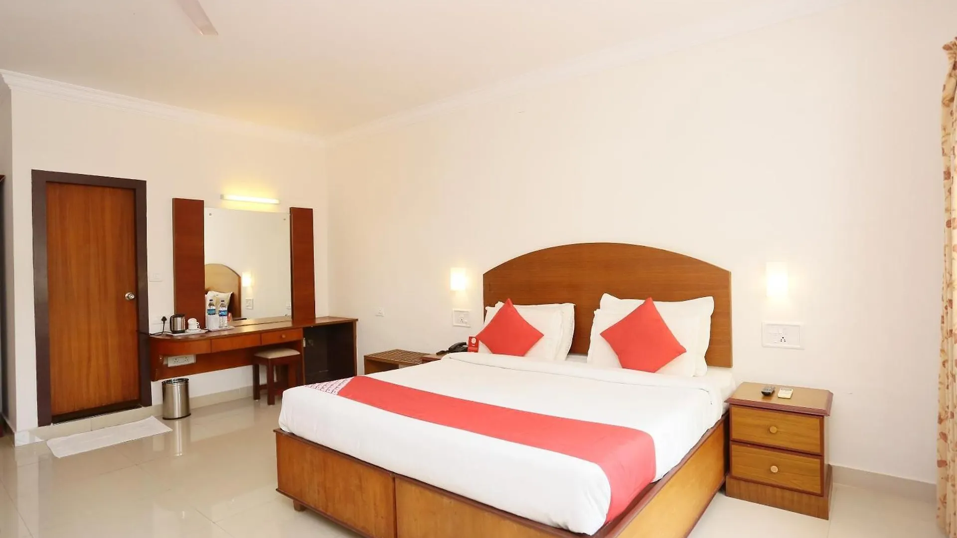 ***  Hotel Super Townhouse Dona Castle Kollam India