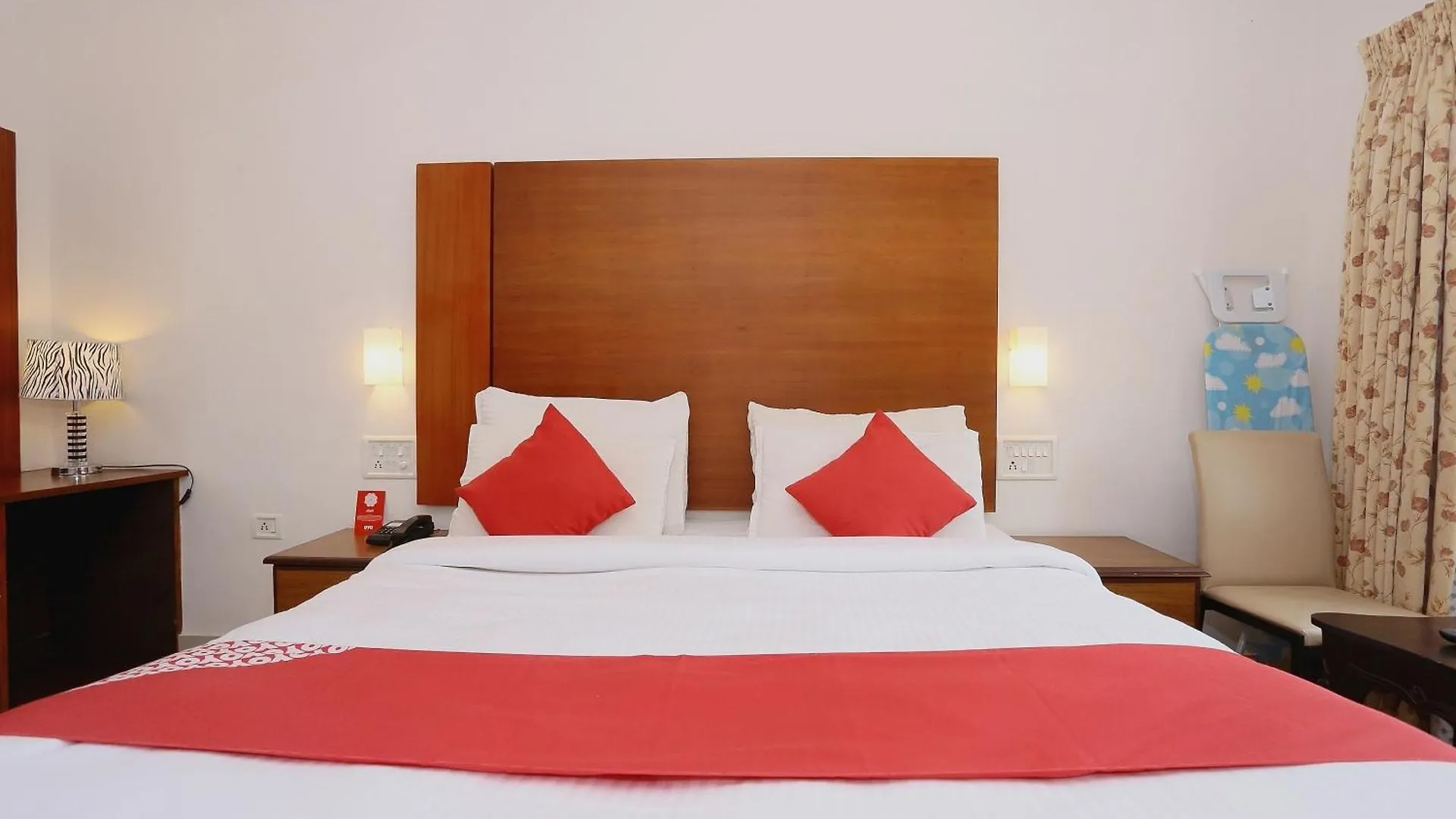 Super Townhouse Dona Castle Hotel Kollam