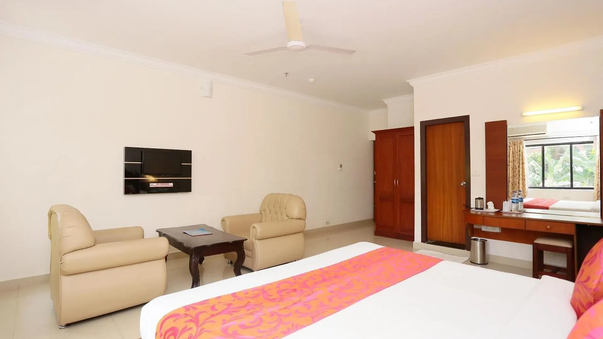 Super Townhouse Dona Castle Hotel Kollam