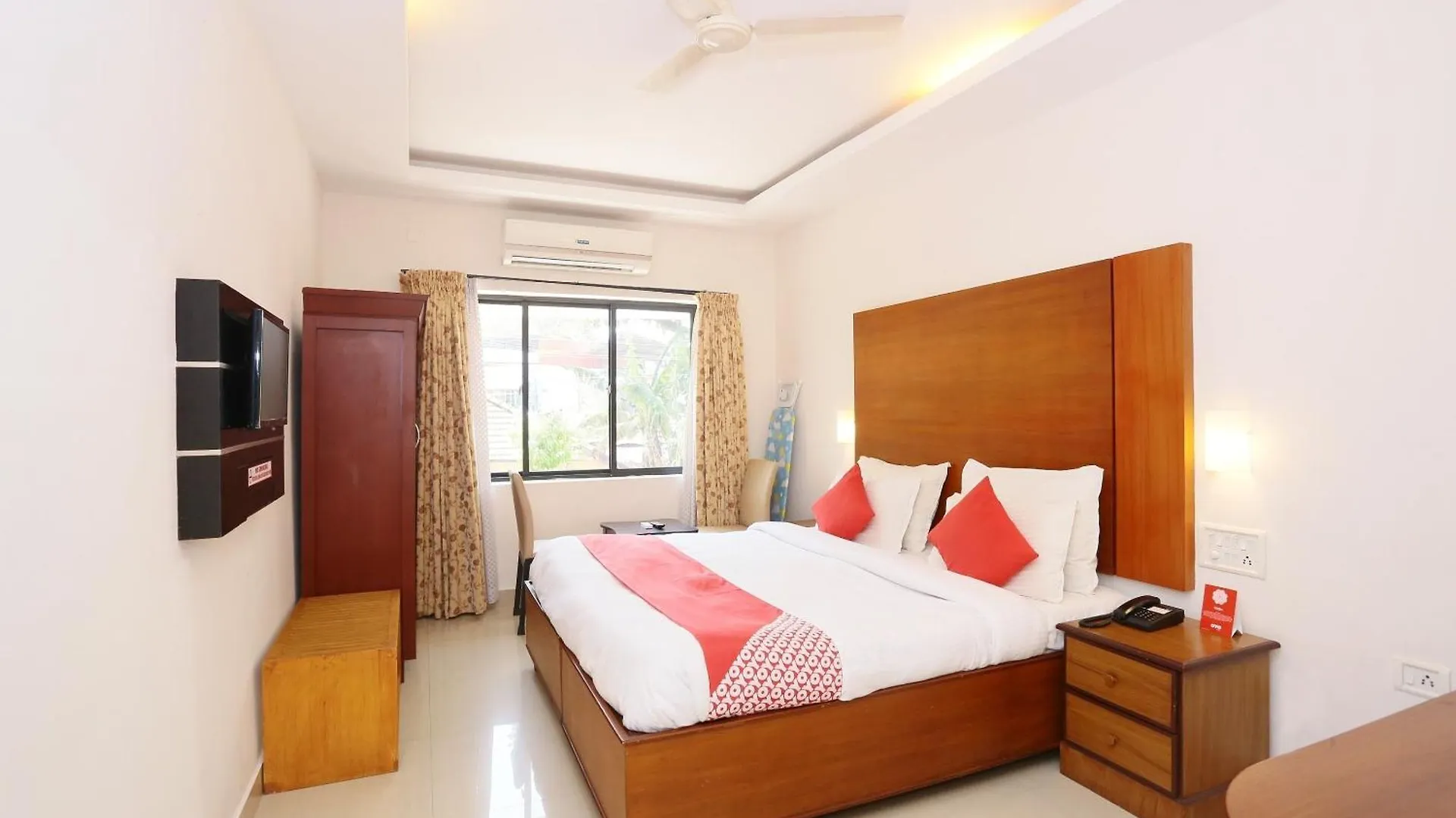 Super Townhouse Dona Castle Hotel Kollam