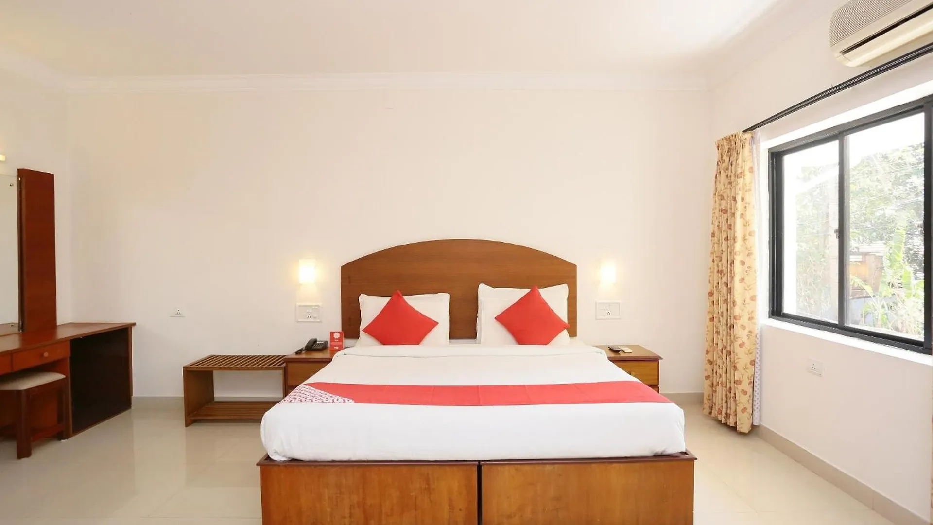 Super Townhouse Dona Castle Hotel Kollam