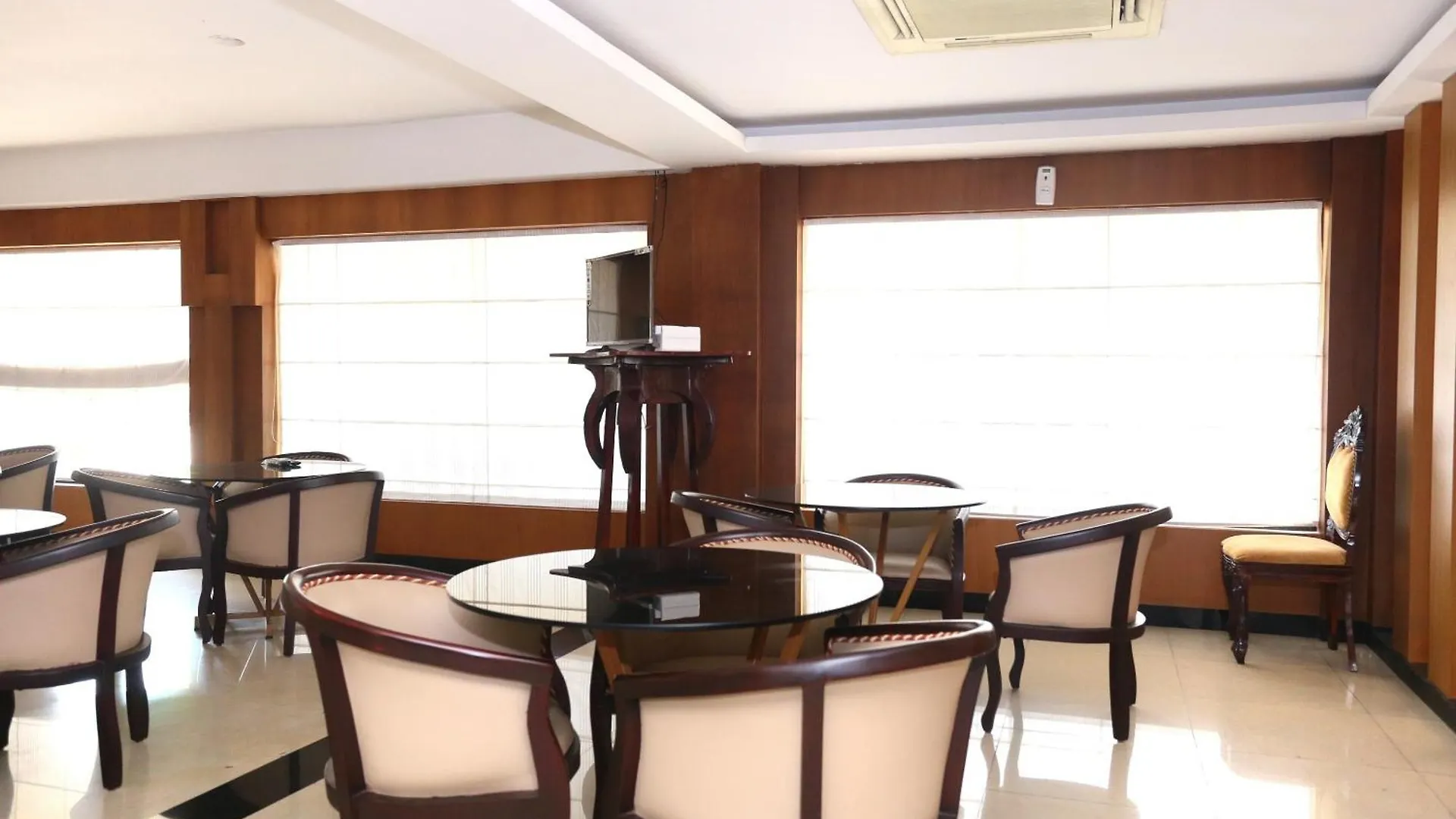 Super Townhouse Dona Castle Hotel Kollam 3*,