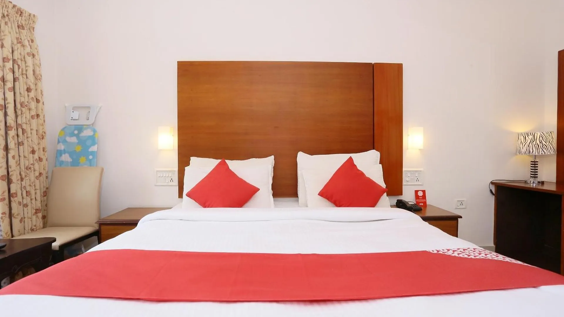 Super Townhouse Dona Castle Hotel Kollam