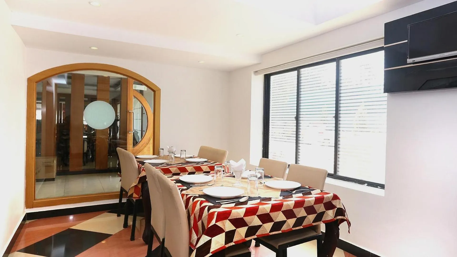 Super Townhouse Dona Castle Hotel Kollam