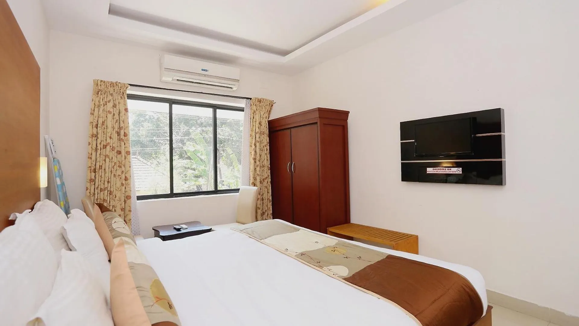 ***  Hotel Super Townhouse Dona Castle Kollam Indien