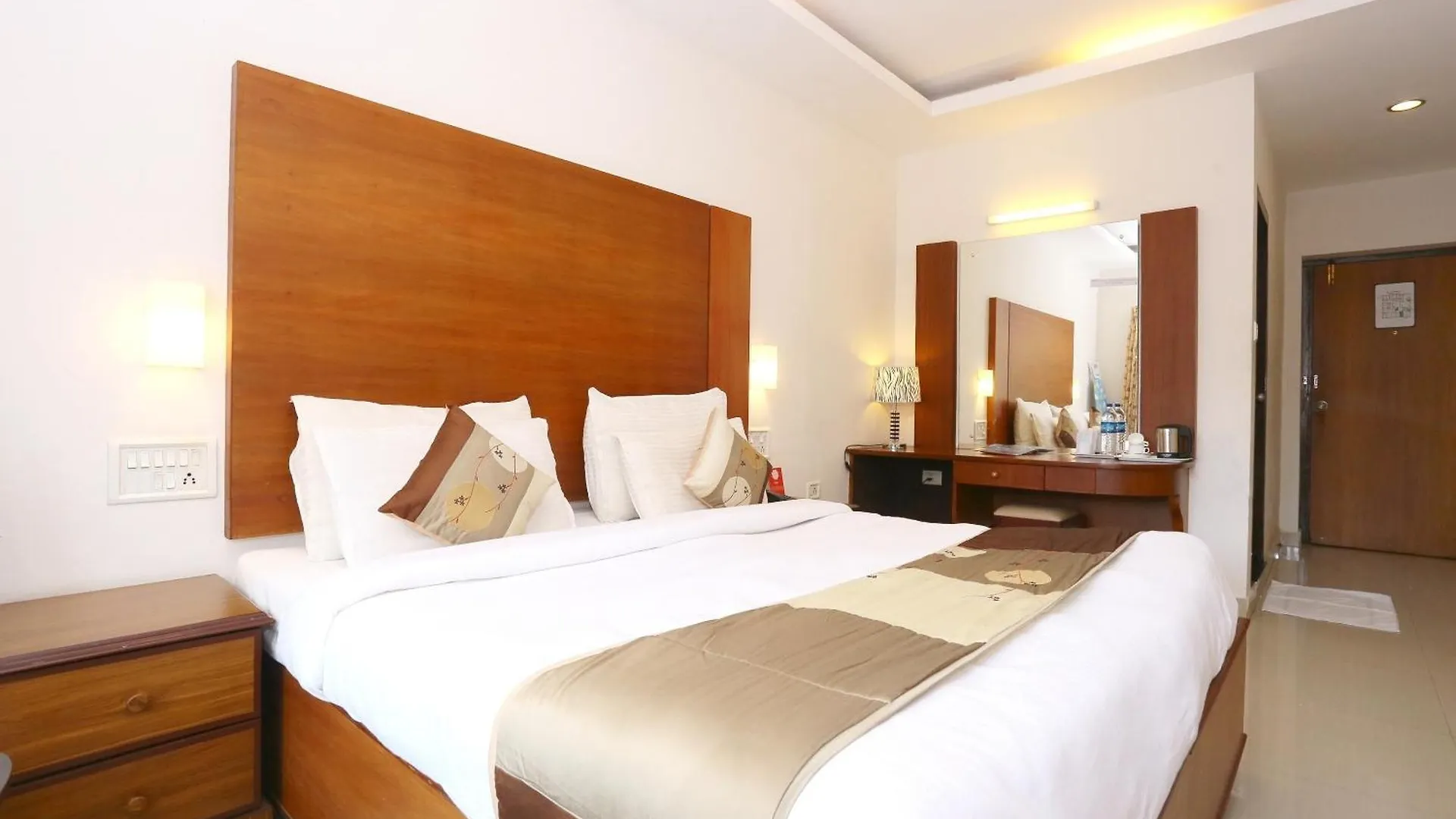 Super Townhouse Dona Castle Hotel Kollam 3*,